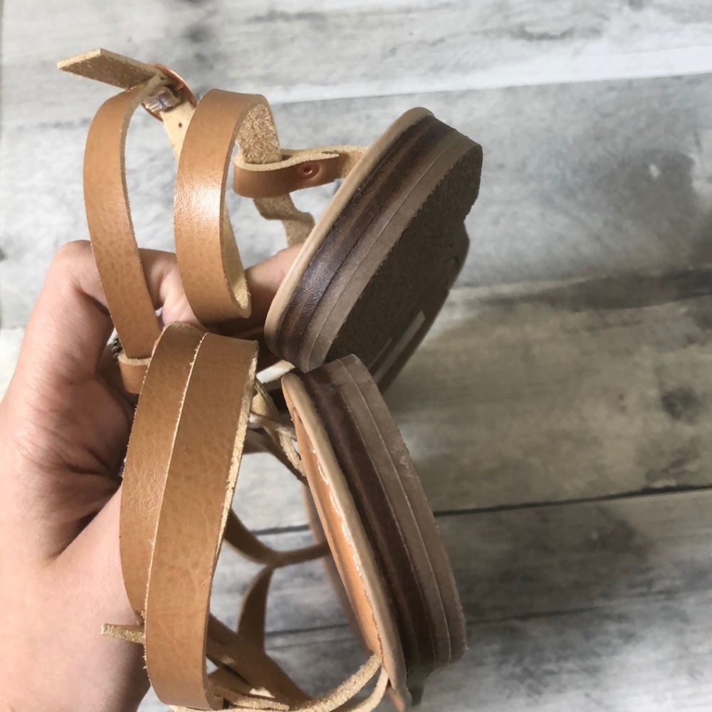 American Eagle Tan Leather Strappy Thong Sandals - Picture 4 of 8